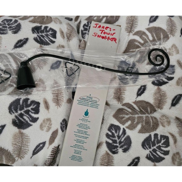 PartyLite P7002 Jamestown Candle Snuffer Black Wrought Iron 12" LN NEW w/Box - Picture 3 of 3